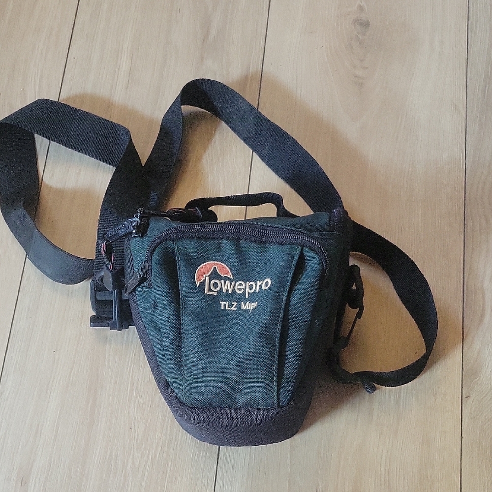 Lowepro Black Belt Bag for Men